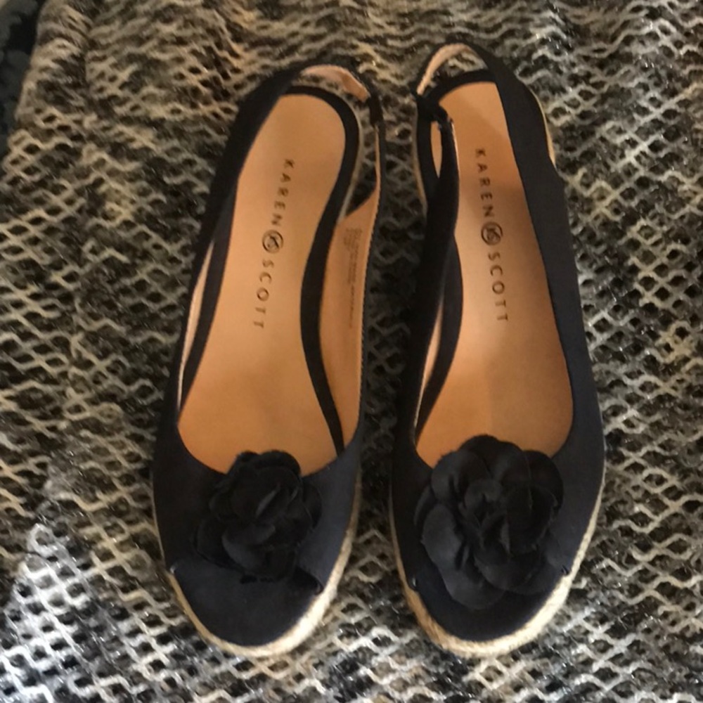 So cute, Karen Scott  black peep toe wedge!